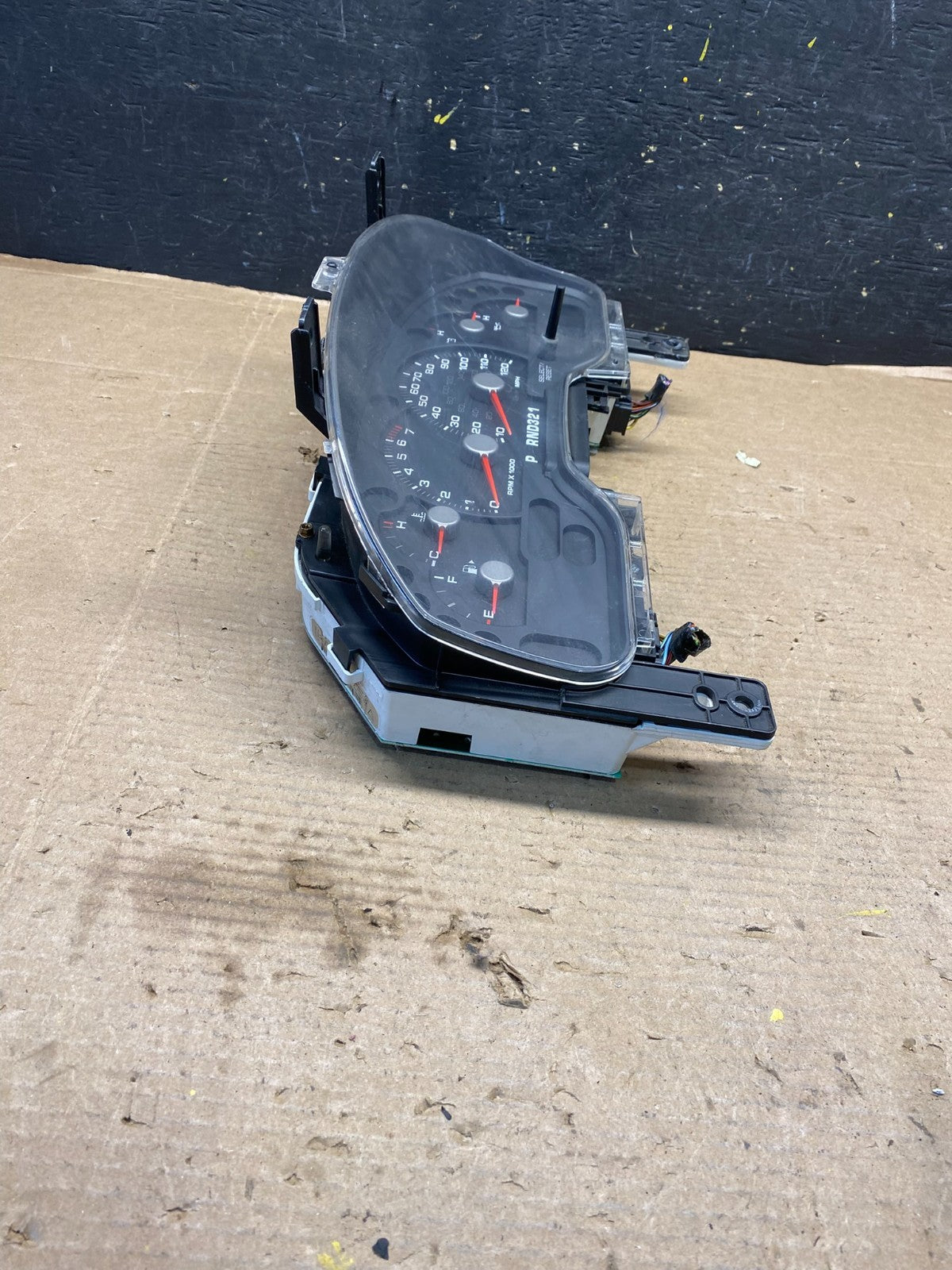 2002 to 2004 Ford Explorer Speedometer Cluster Gauge r2856 DG2