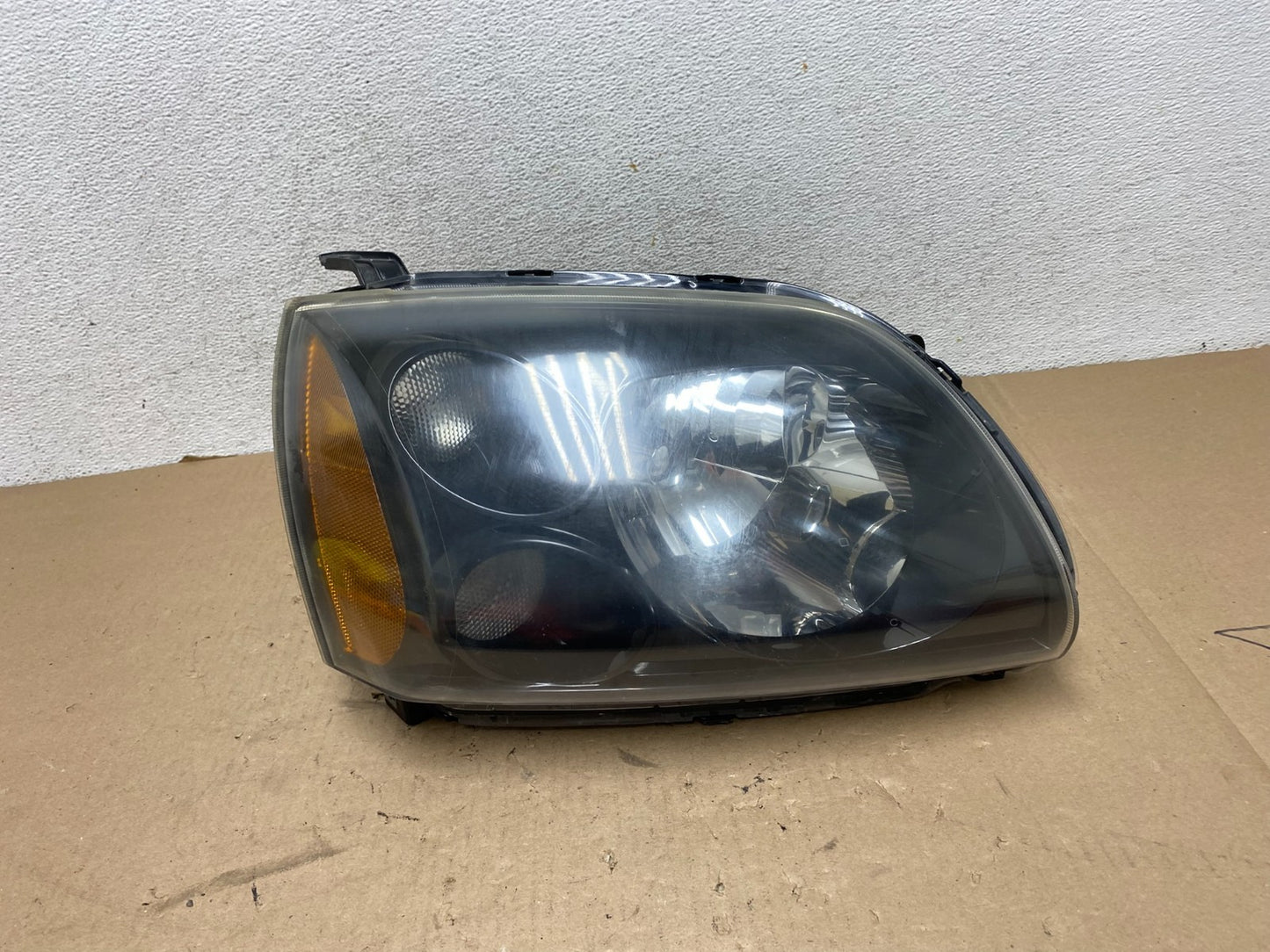 2004 to 2009 Mitsubishi Galant Right Passenger Headlight Black Halogen AG4115 DW0