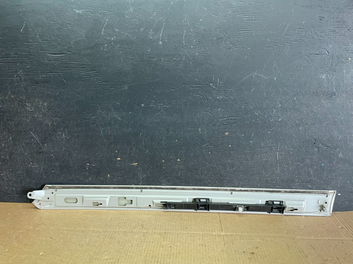 2005 to 2010 Honda Odyssey Right Side Rail Cover Quarter Trim Molding J3922 DG5