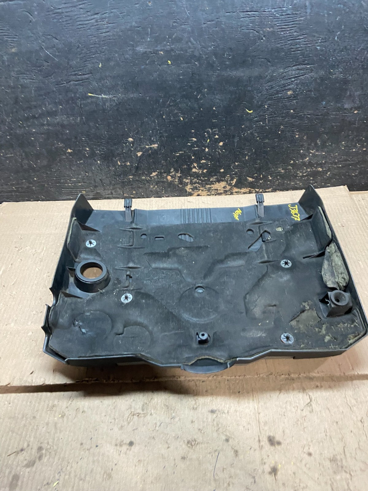 2008 to 2012 Cadillac CTS 3.6L Plastic Engine Cover Shield X7916 DG5