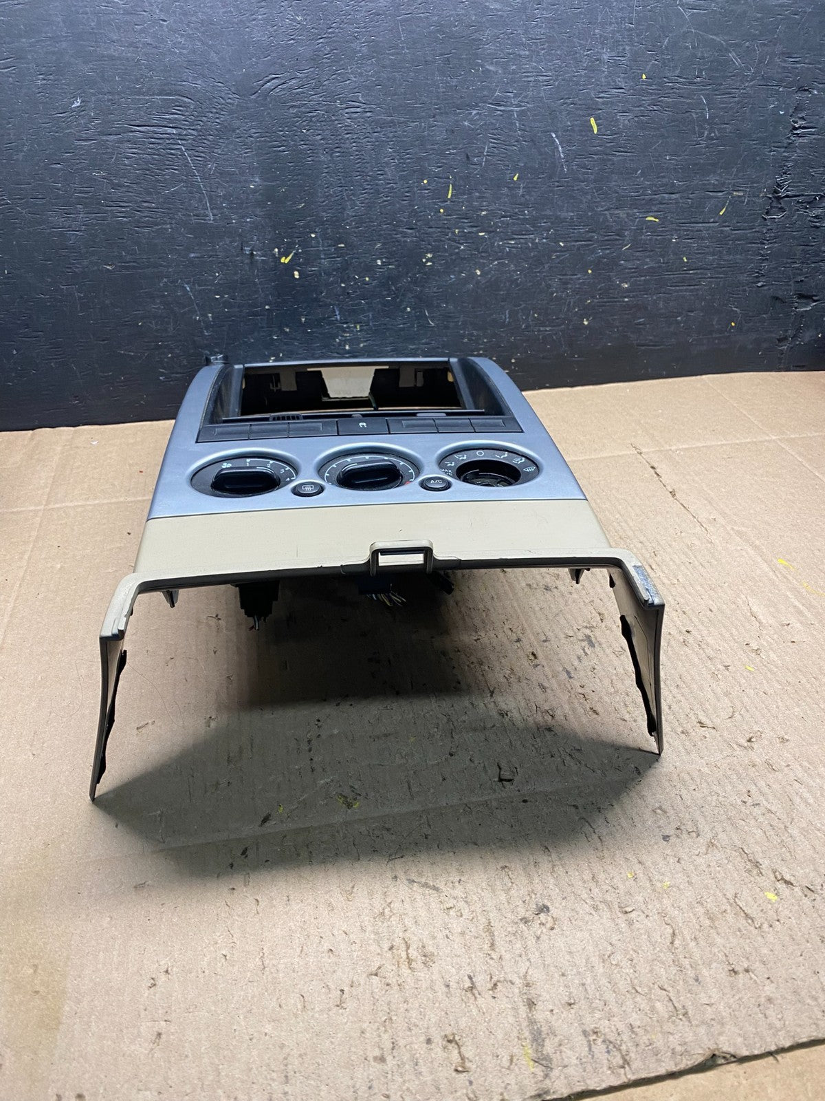 2006 - 2010 Ford Explorer Radio Heater Climate A/C Control Bezel Trim r6228 DG1