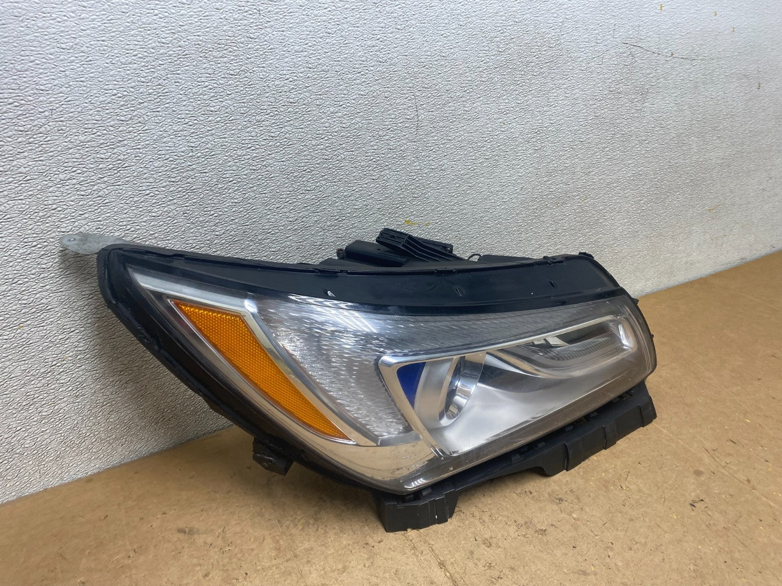 2014 2015 2016 Buick Lacrosse Allure Right Passenger W/ LED Headlight X7402 DG2