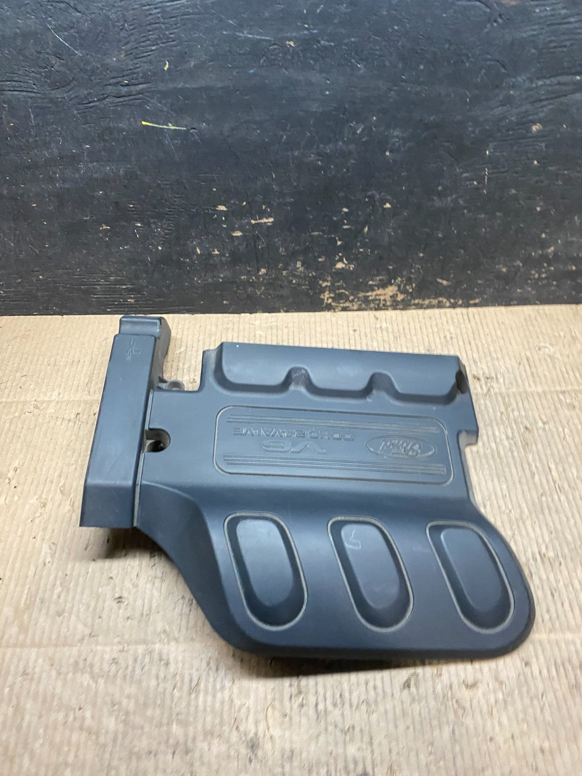 2001 to 2004 Mazda Tribute DOHC 24 VALVE Engine Shield Top Cover T9557 DG1