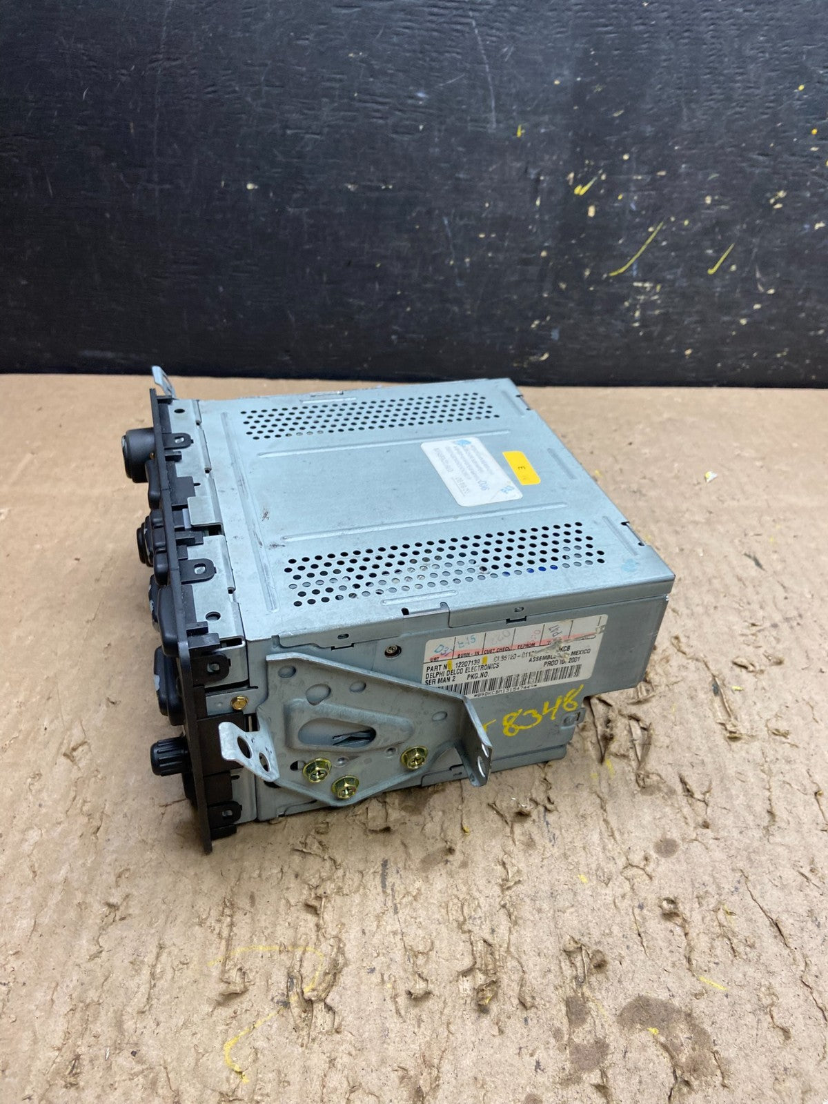 2003 - 2008 Pontiac Vibe GMC 6 Disc AM FM Radio Player Receiver T8348 DG2