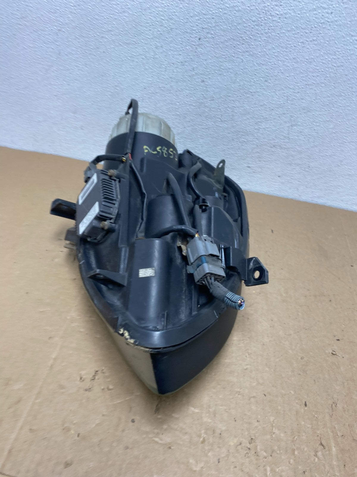 2004 to 2006 Nissan Maxima Left Driver Side Headlight Hid Xenon AC5853 DW7