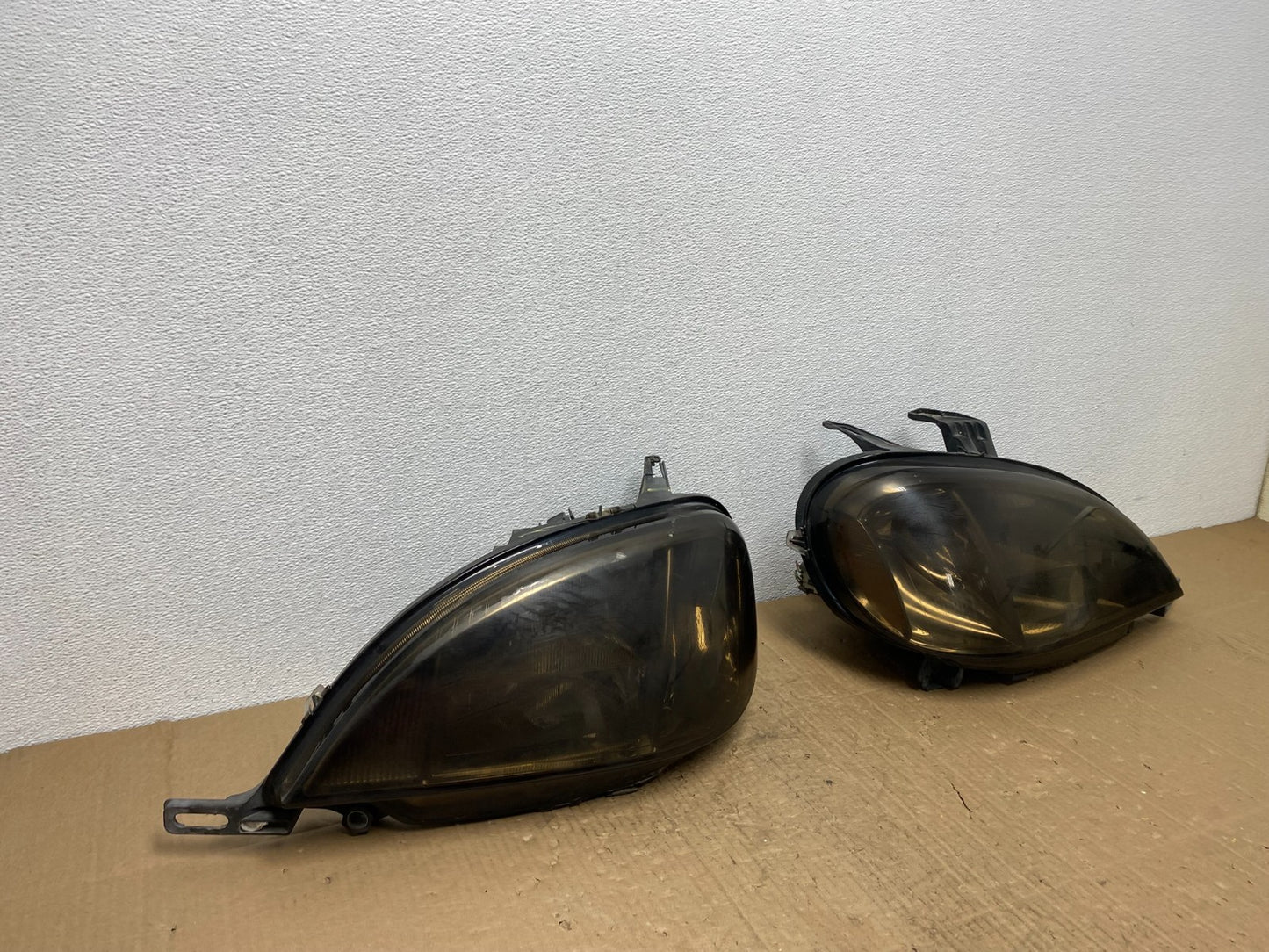 1998 to 2001 Mercedes ML320 ML-Class Left+Right Xenon Black Headlights AB8436 DG2
