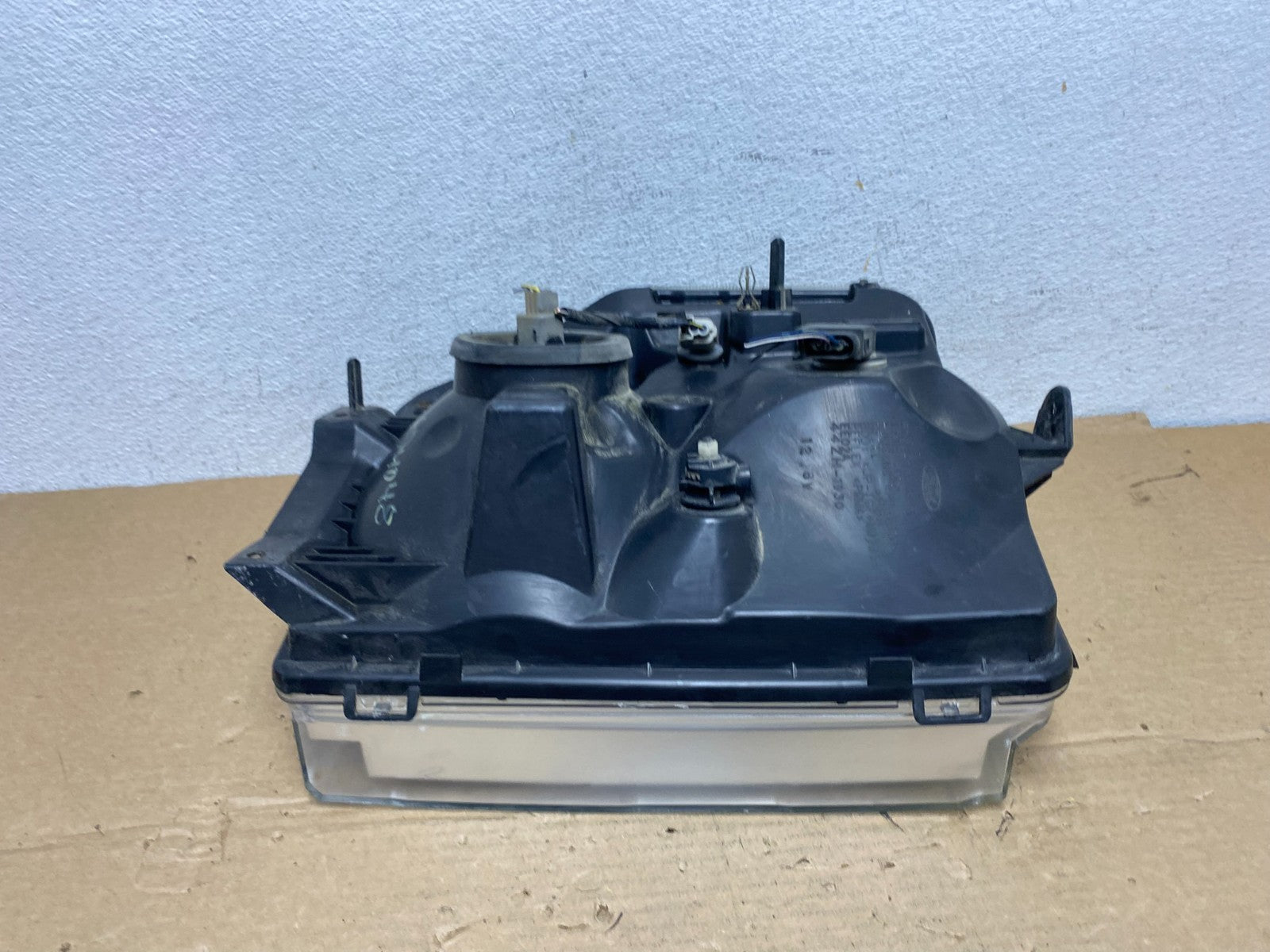 2008-2014 Ford Econoline E150 E250 E350 Left Driver LH Headlight AD4048 DW6