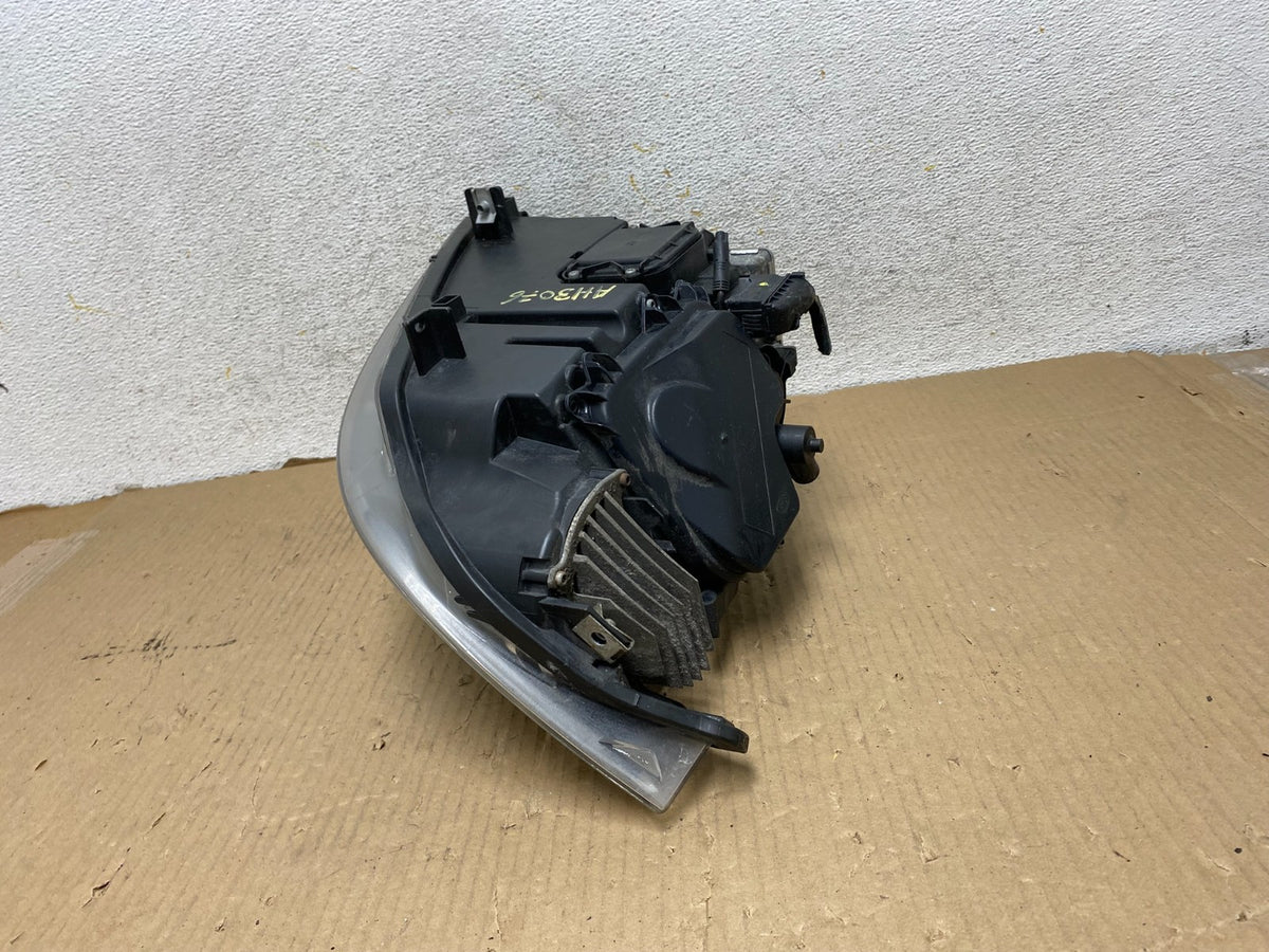 2009-2011 Bmw 3 Series 328i 4/D Sedan Right Passenger Headlight Xenon AH30769