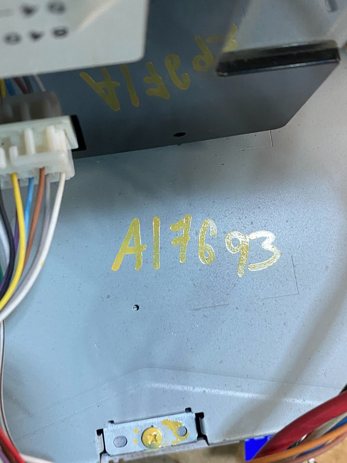 2004 to 2007 Toyota Highlander Climate Control Heater Radio Bezel AI7693 DG6
