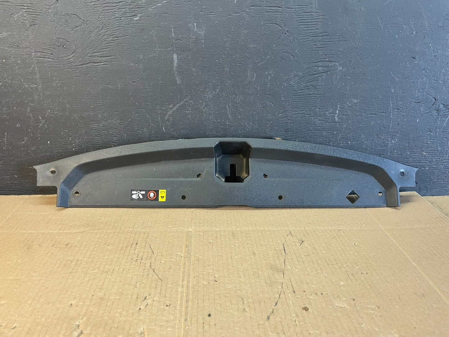 2017 2018 2019 KIA Sportage Front Radiator Upper Cover Sight Shield  AC2340 4DG0