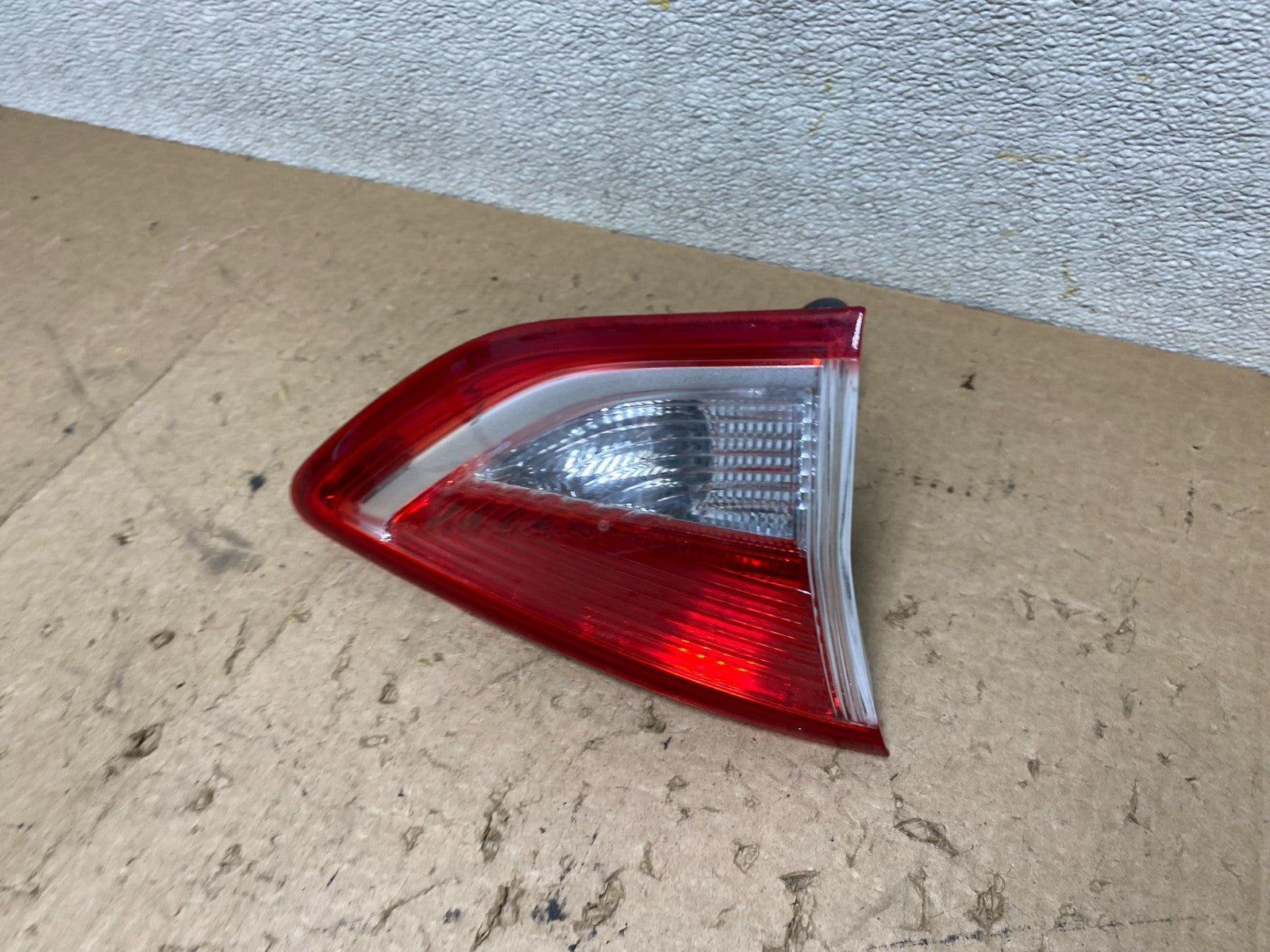 2013 to 2016 Ford Escape Left Driver LH Side Inner Tail Light OEM X2191 DW1
