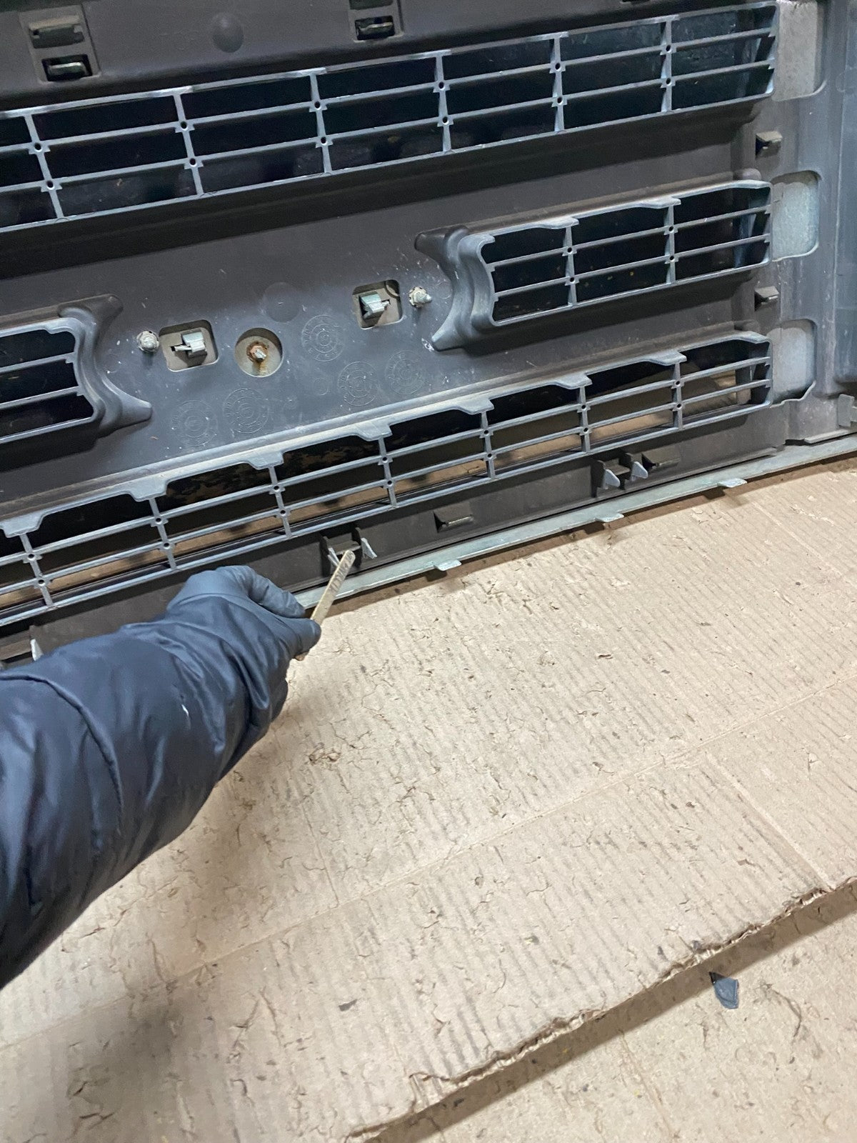 2008 to 2014 Ford Econoline E150 E250 Front Upper Chrome Grill Grille X9387 DG16