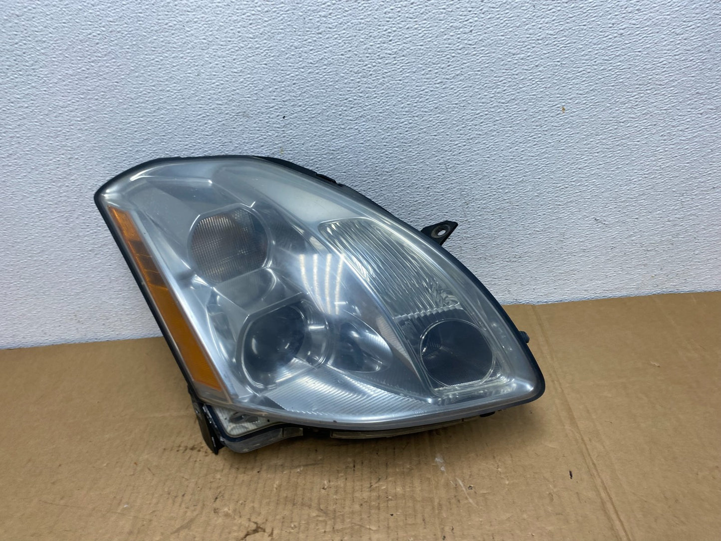 2004 2005 2006 Nissan Maxima Right Passenger Side Headlight Halogen AC7615 DW0