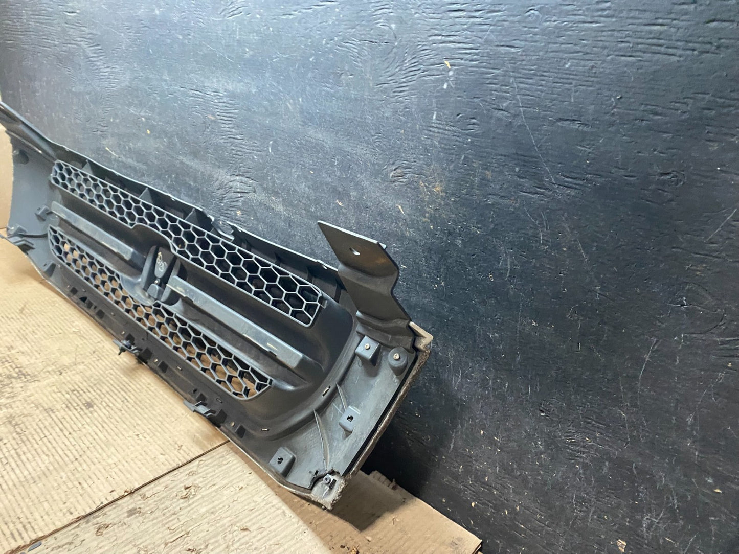 2003 2004 2005 Honda Pilot Front Upper Grill Grille Oem v9443 DG9