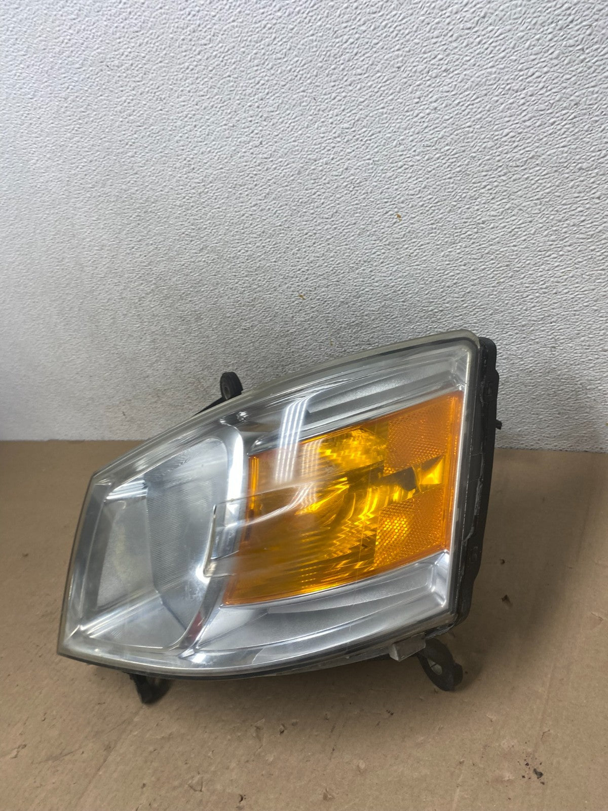 2008 to 2010 Dodge Caravan Left Driver Lh Halogen Headlight AG4765 DW1