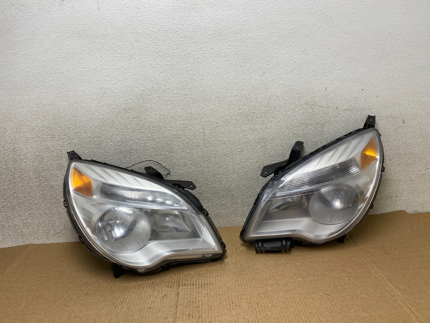 2010 - 2015 Chevrolet Equinox Halogen Headlights Left+Right Side Set W3840 DW0