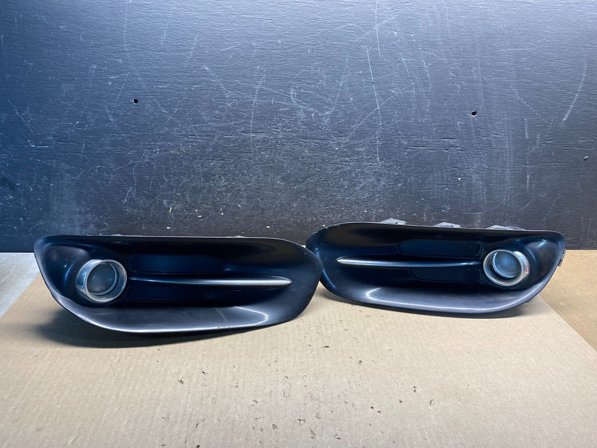 2013 to 2016 Dodge Dart Left+Right Side Fog Lights Bezel AG9388 DG0