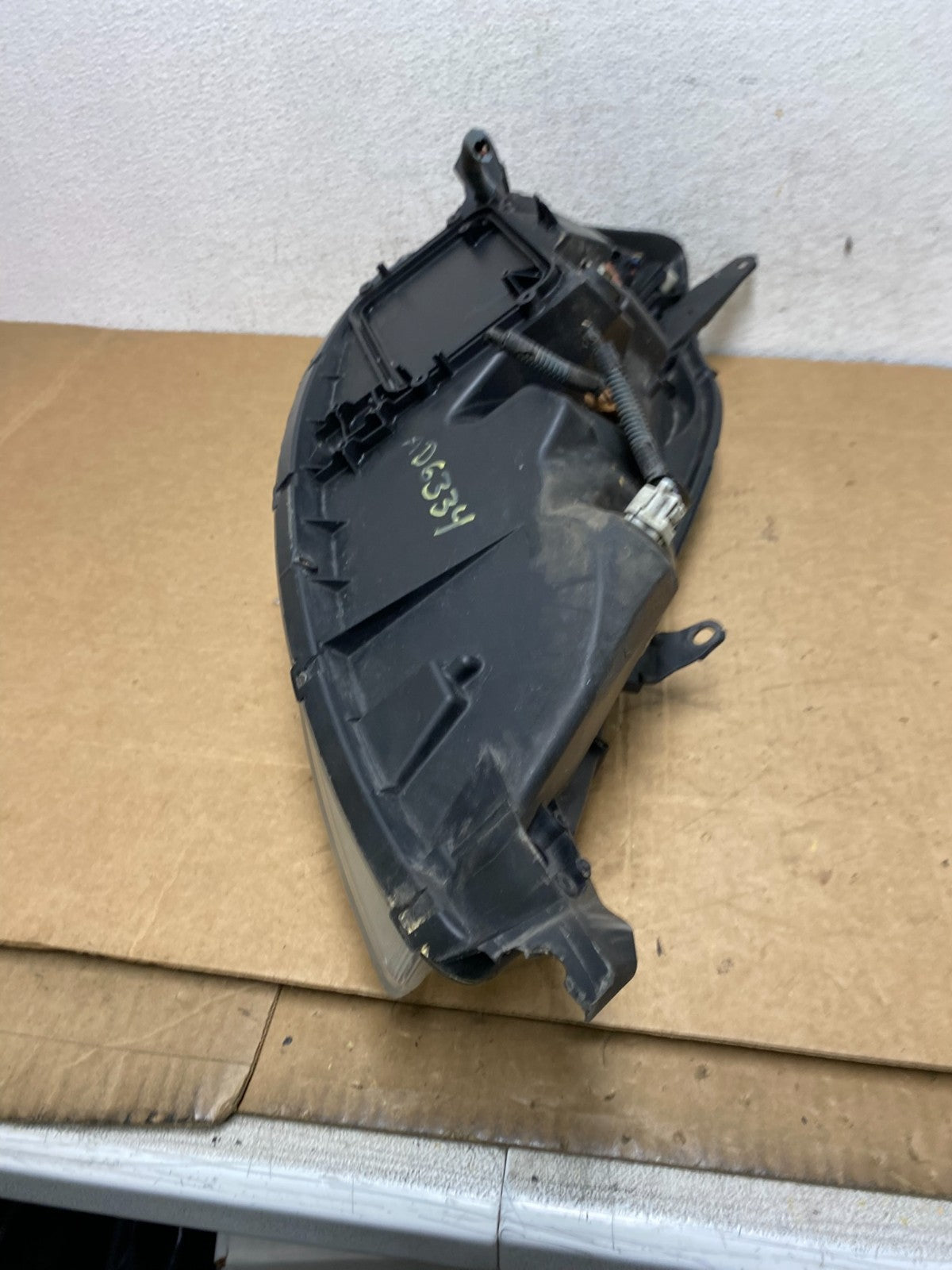 2006 to 2010 Toyota Sienna Left Driver Lh Side Headlight Halogen AD6334 DW8
