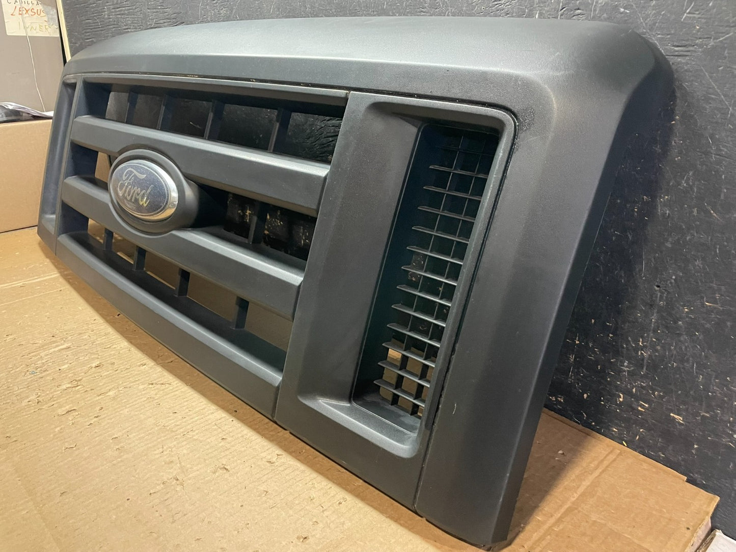 2008 to 2014 Ford Econoline E150 E250 Front Upper Chrome Grill Grille AB3168 DG2