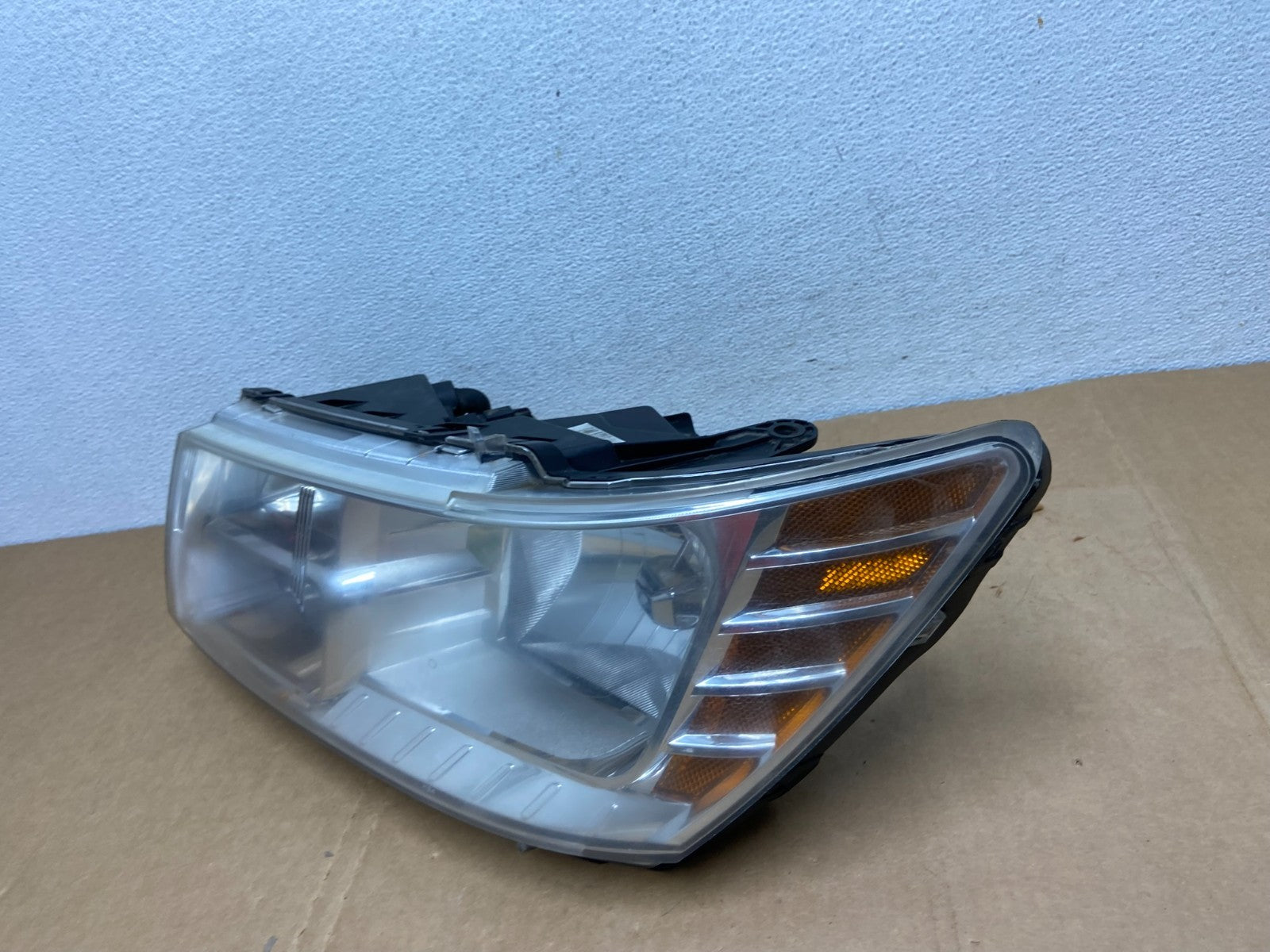 2009 to 2017 Dodge Journey Headlight Left Driver Lh Side Halogen AC8376 DW1