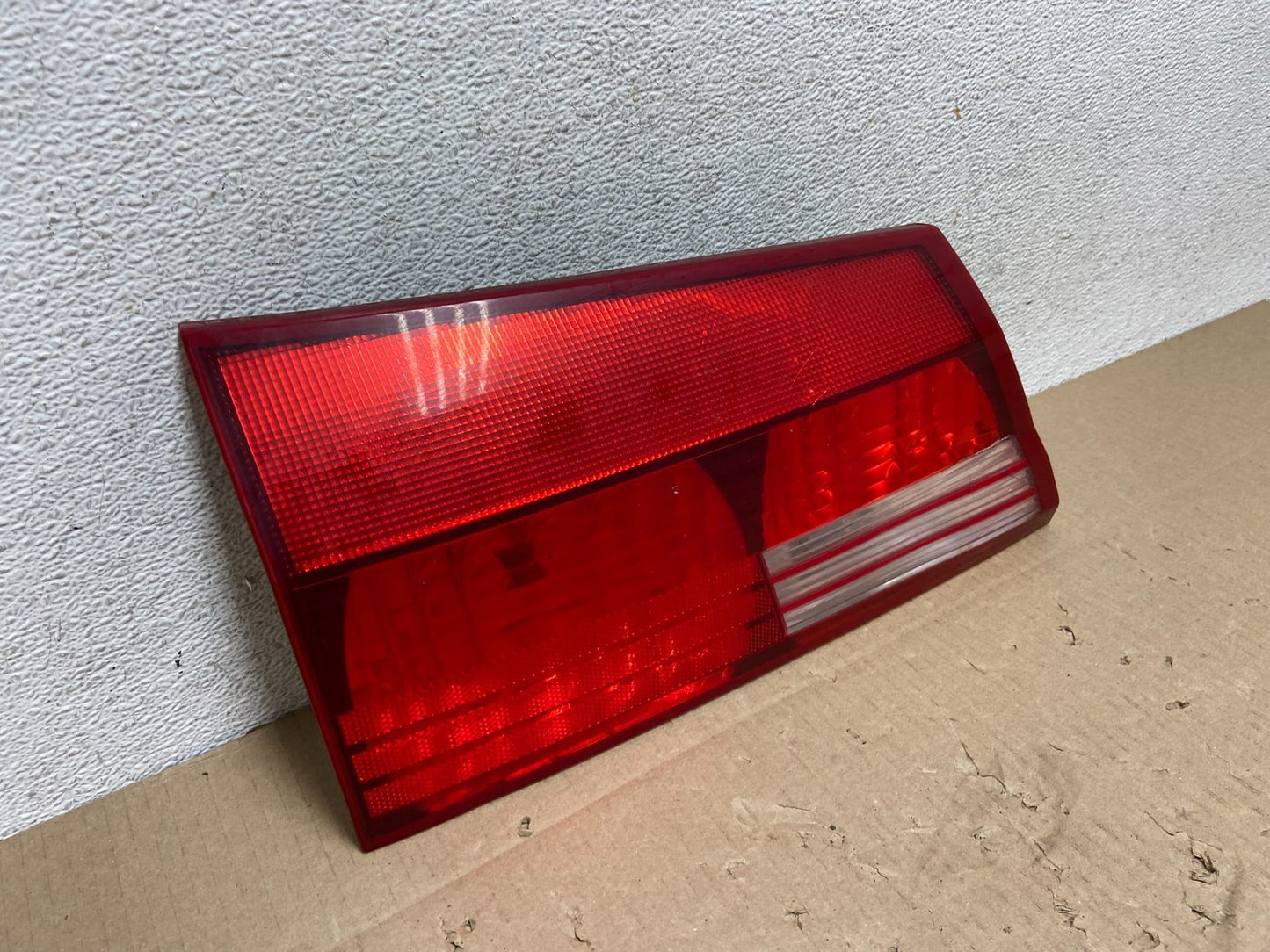 2004 - 2005 Toyota Sienna Left Driver LH Side Inner Tail Light AG5911 DW2