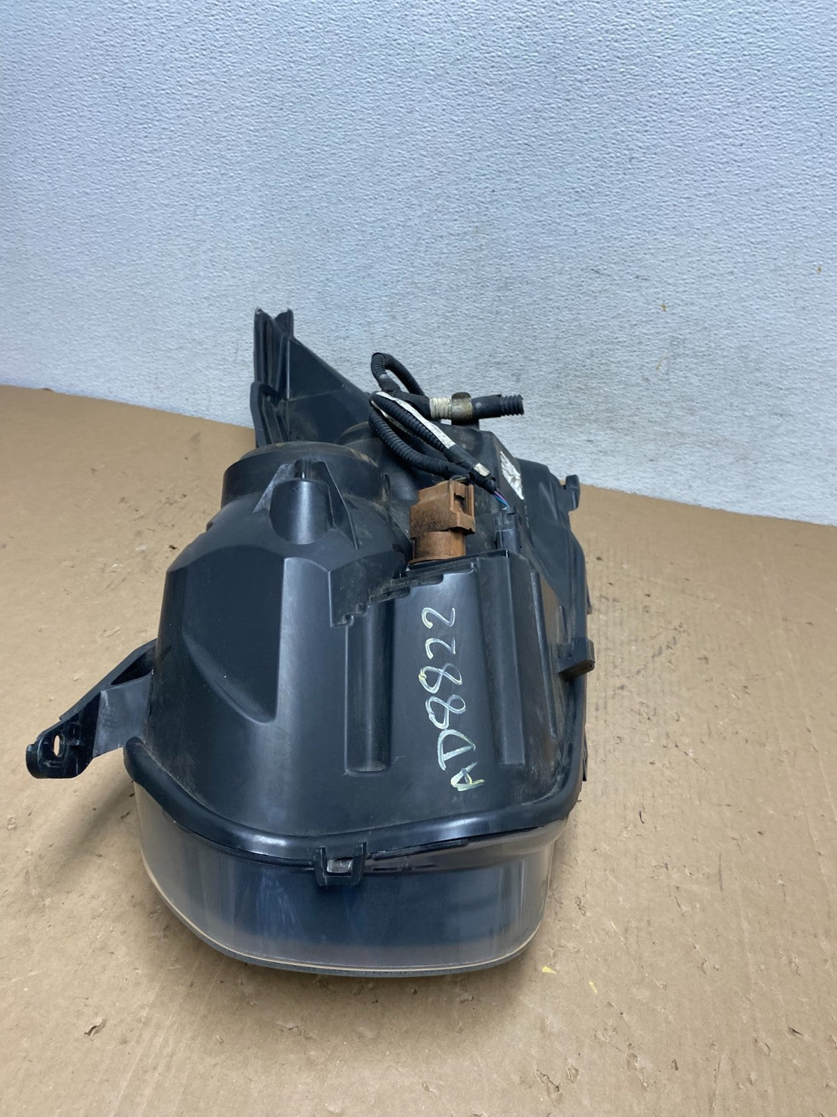 2015-2019 Ford Transit VAN Right Passenger Halogen Black Headlight AD8822 DW8