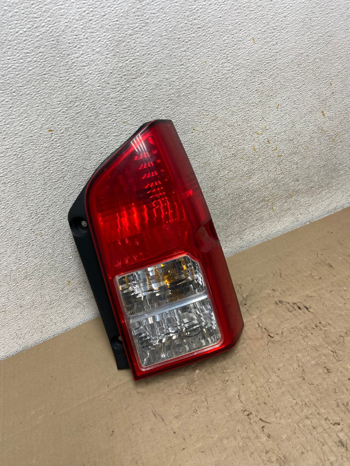 2005 to 2012 Nissan Pathfinder Right Passenger RH Side Tail Light AI2479 LK2
