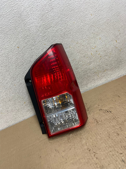 2005 to 2012 Nissan Pathfinder Right Passenger RH Side Tail Light AI2479 LK2