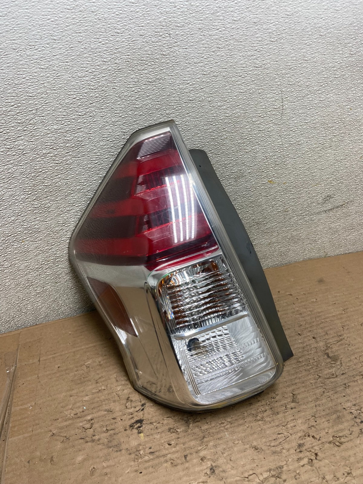 2015 to 2018 Toyota Prius V LED Left Driver LH Tail Light Oem AA9733 LK2