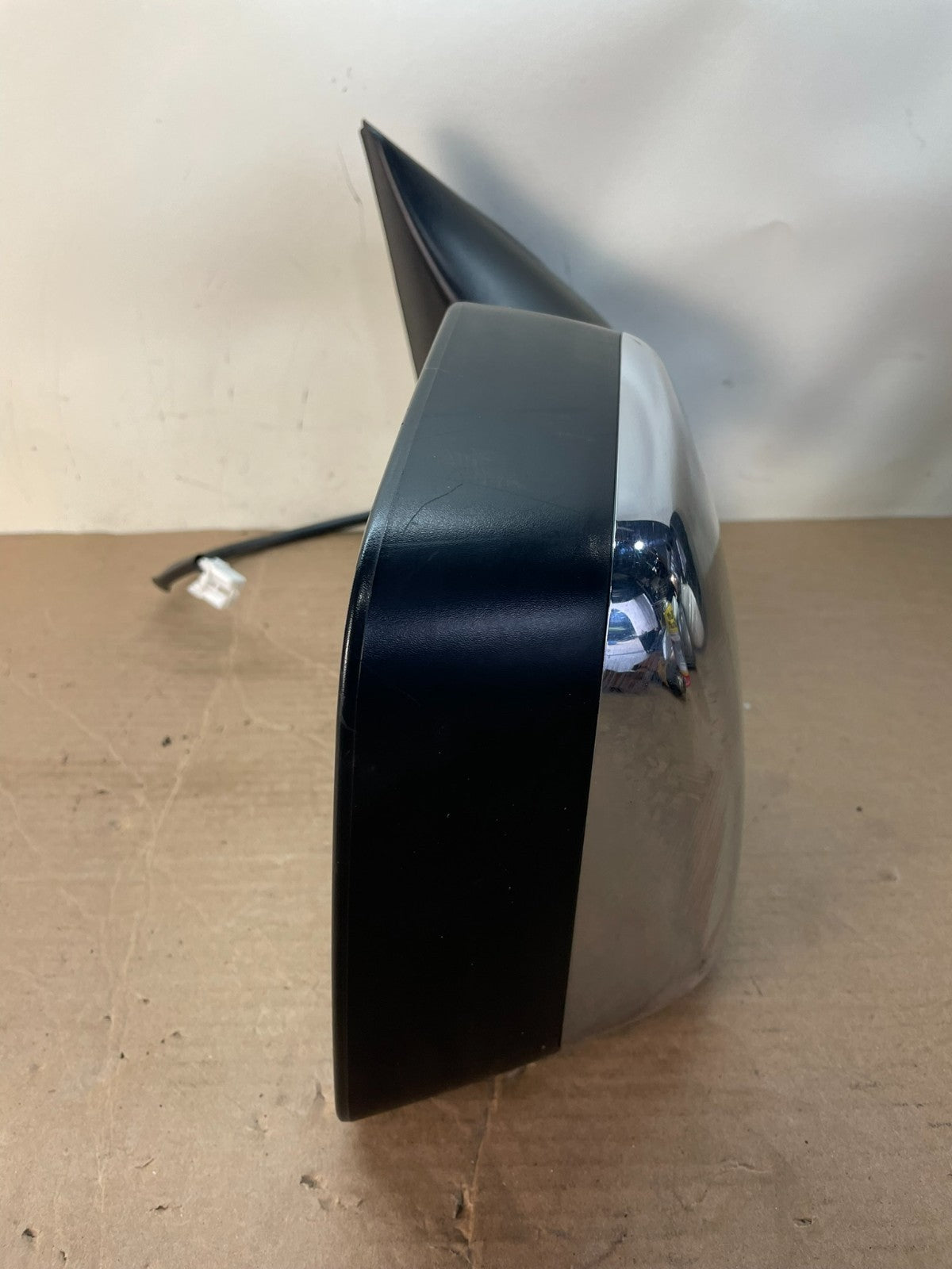 2004 to 2015 Nissan Titan SE Right Passenger View Door Mirror AG9882 DW7