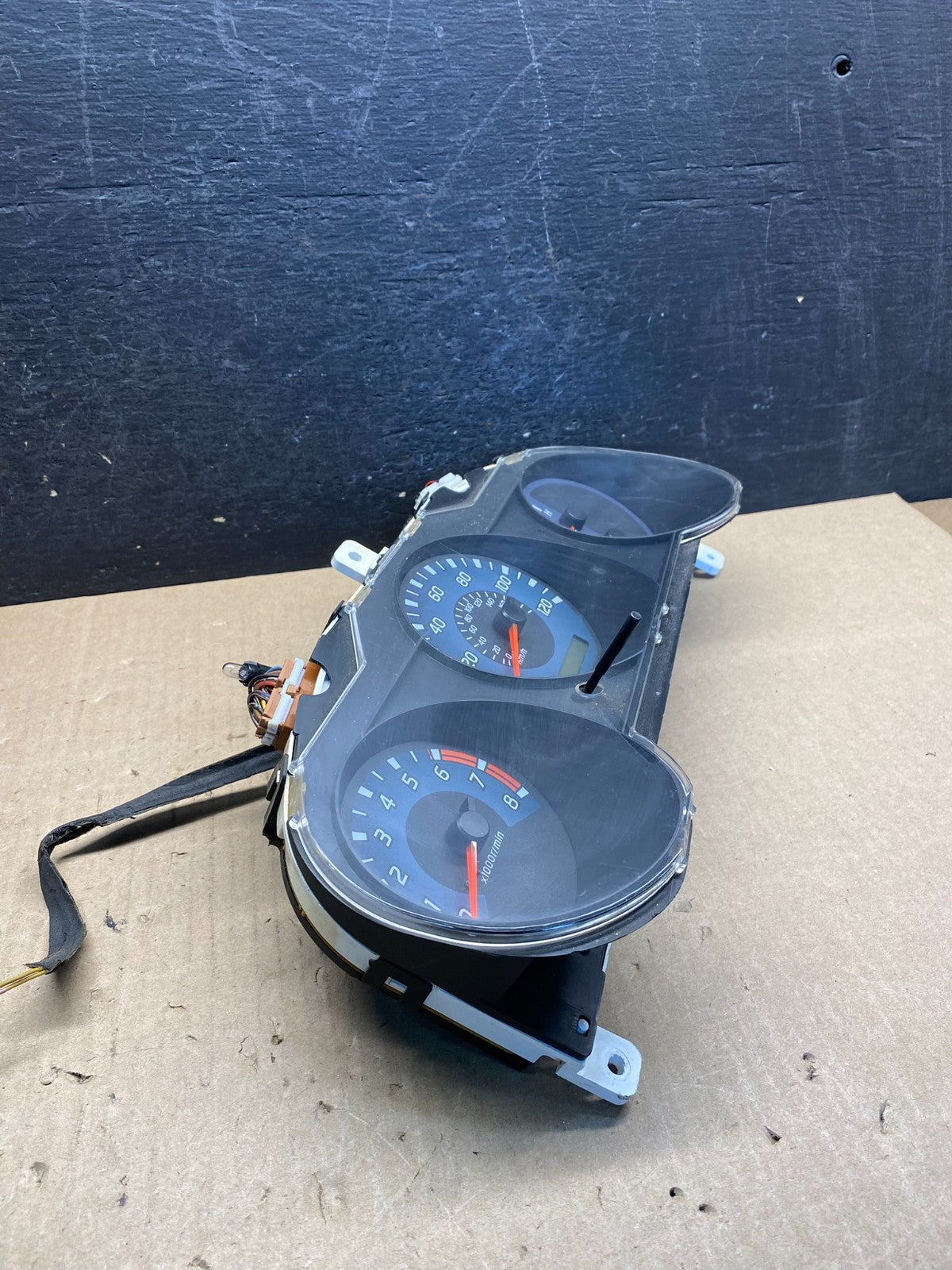 2002-2004 Nissan Xterra Frontier Cluster Speedometer Instrument AG9415 DW1