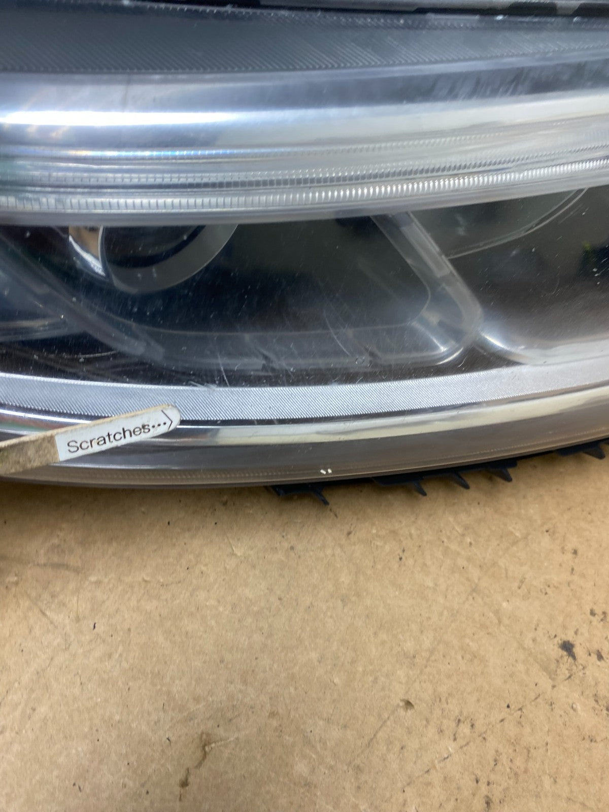 2014 to 2015 Kia Sorento Right Passenger RH Headlight Halogen AE3174 DW3