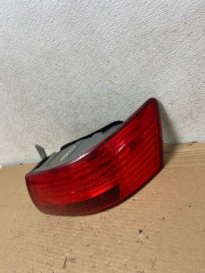 2009 to 2010 Hyundai Sonata Right Passenger Side Tail Light AH8399 LK1
