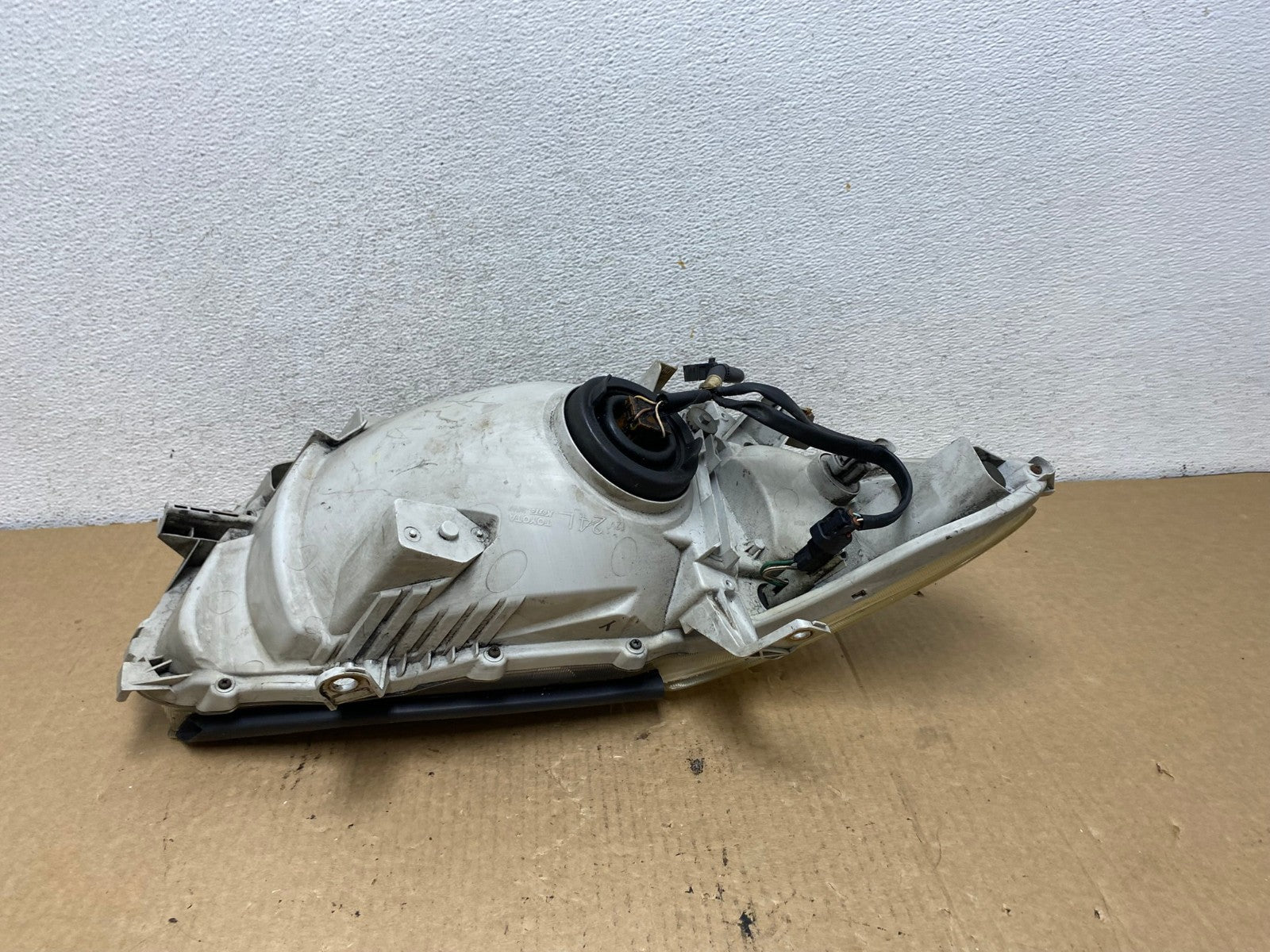 2008 - 2010 Toyota Highlander Left Driver LH Halogen Headlight AG2037 LK5