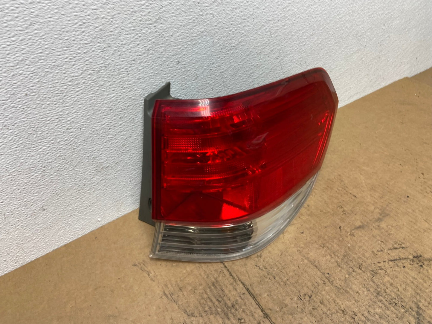 2008 2009 2010 Honda Odyssey Right Passenger Side Tail Light Oem AC3692 LK2