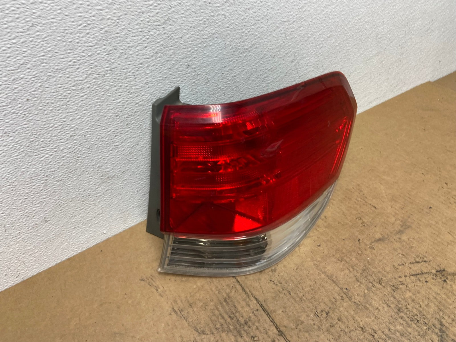 2008 2009 2010 Honda Odyssey Right Passenger Side Tail Light Oem AC3692 LK2