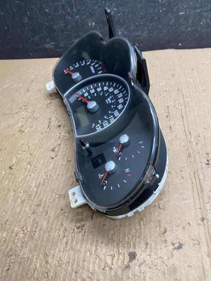 2006 to 2007 Kia Sedona Speedometer Cluster Gauge AF1633 DG5