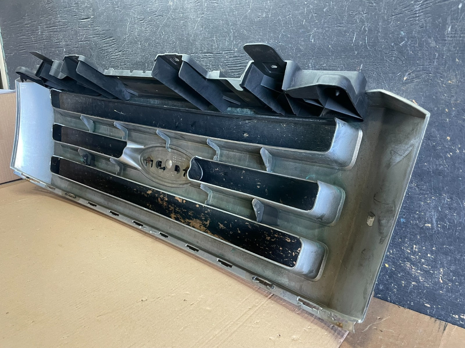 2007 to 2014 Ford Expedition Front Upper Chrome Grill Grille Oem aa6797 DG7