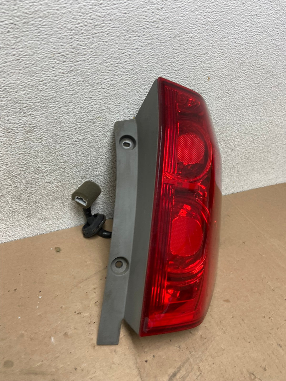 2003 2004 2005 Honda Pilot Right Passenger RH Side Tail Light AG4809 LK2