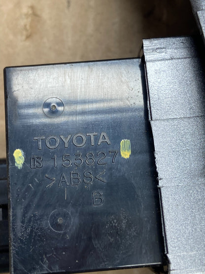 2004 to 2010 Toyota Sienna Left Side Climate Switches Bezel Trim AE1766 DG4
