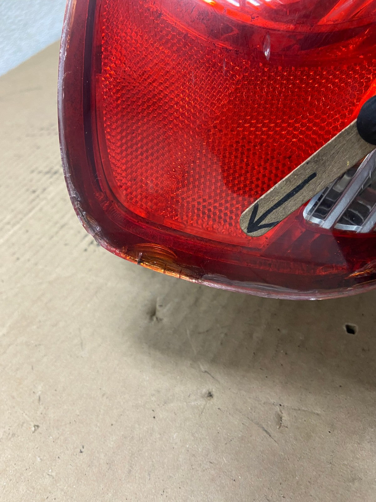 2002 to 2005 Hyundai Sonata Left Driver Lh Side Tail Light AH4061 LK6