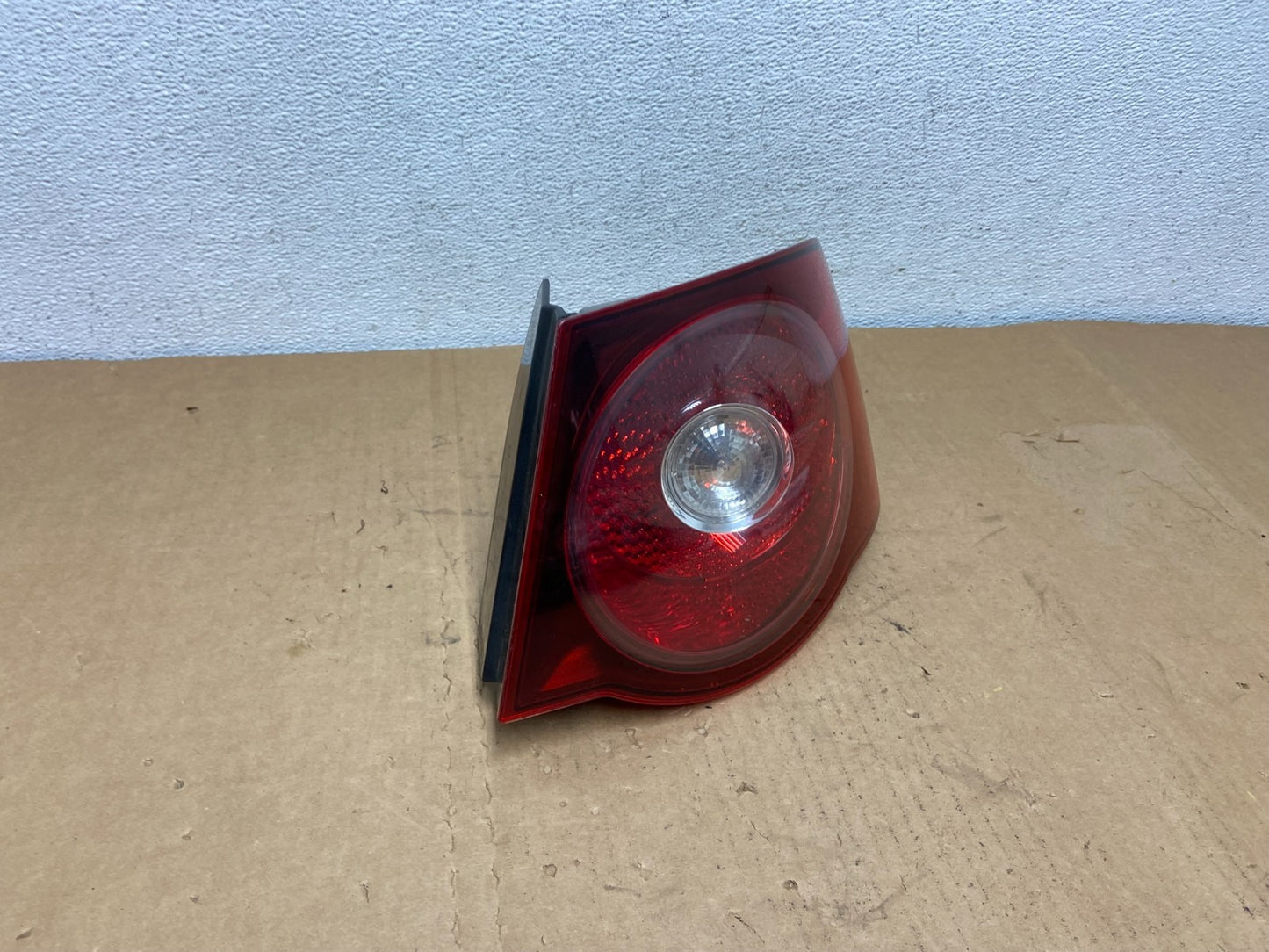 2008 2009 2010 Volkswagen Jetta Right Passenger RH Side Tail Light AC8543 DW2