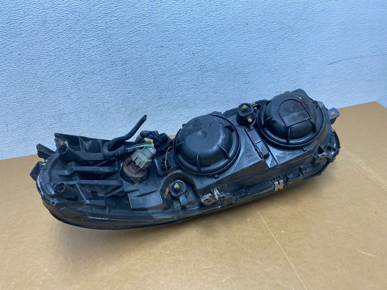 2001 2002 2003 2004 Volvo V70 XC70 Right Passenger Rh Headlight AD8900 DW10