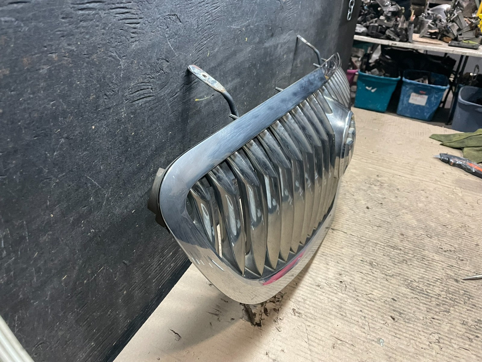 2008 to 2012 Buick Enclave Front Upper Grill Grille Oem V4127 DG2