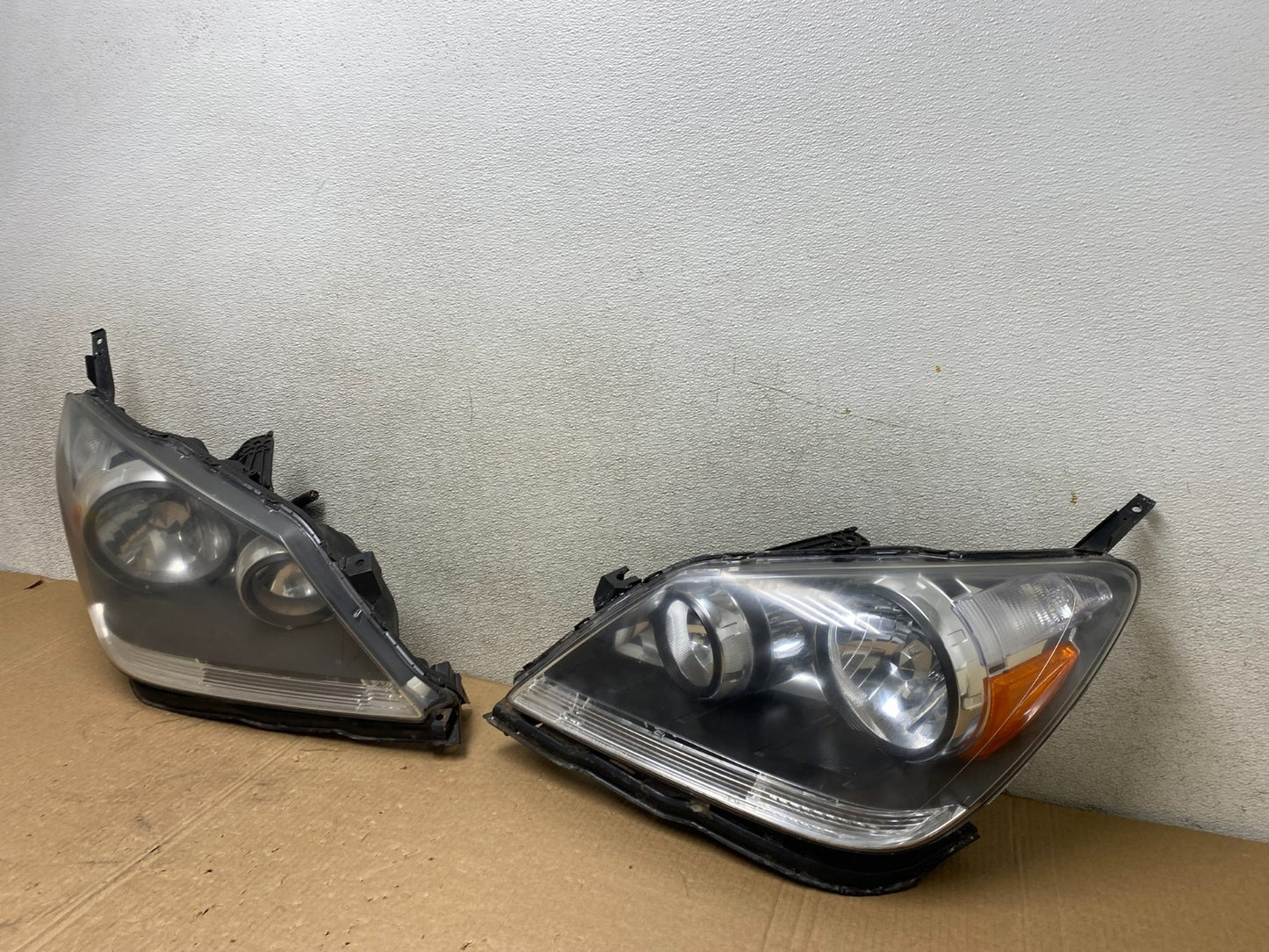2005 2006 2007 Honda Odyssey Left+Right Set Halogen Headlights V1186 DW1