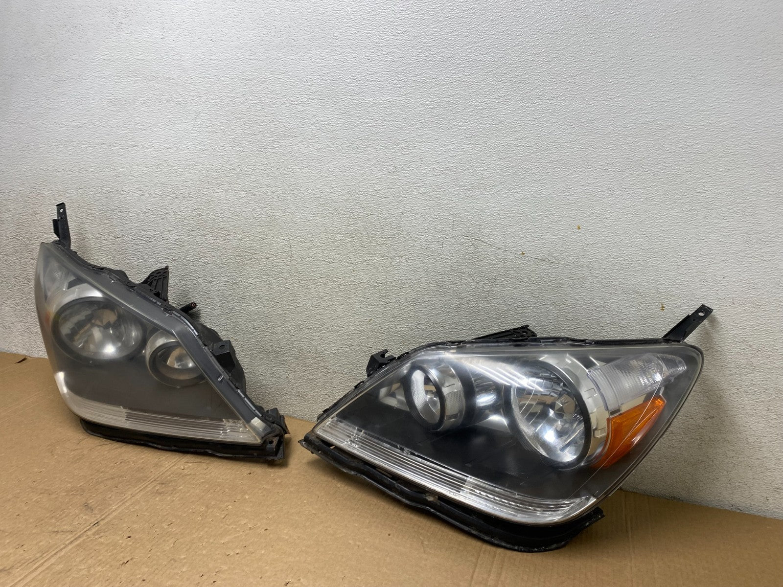 2005 2006 2007 Honda Odyssey Left+Right Set Halogen Headlights V1186 DW1