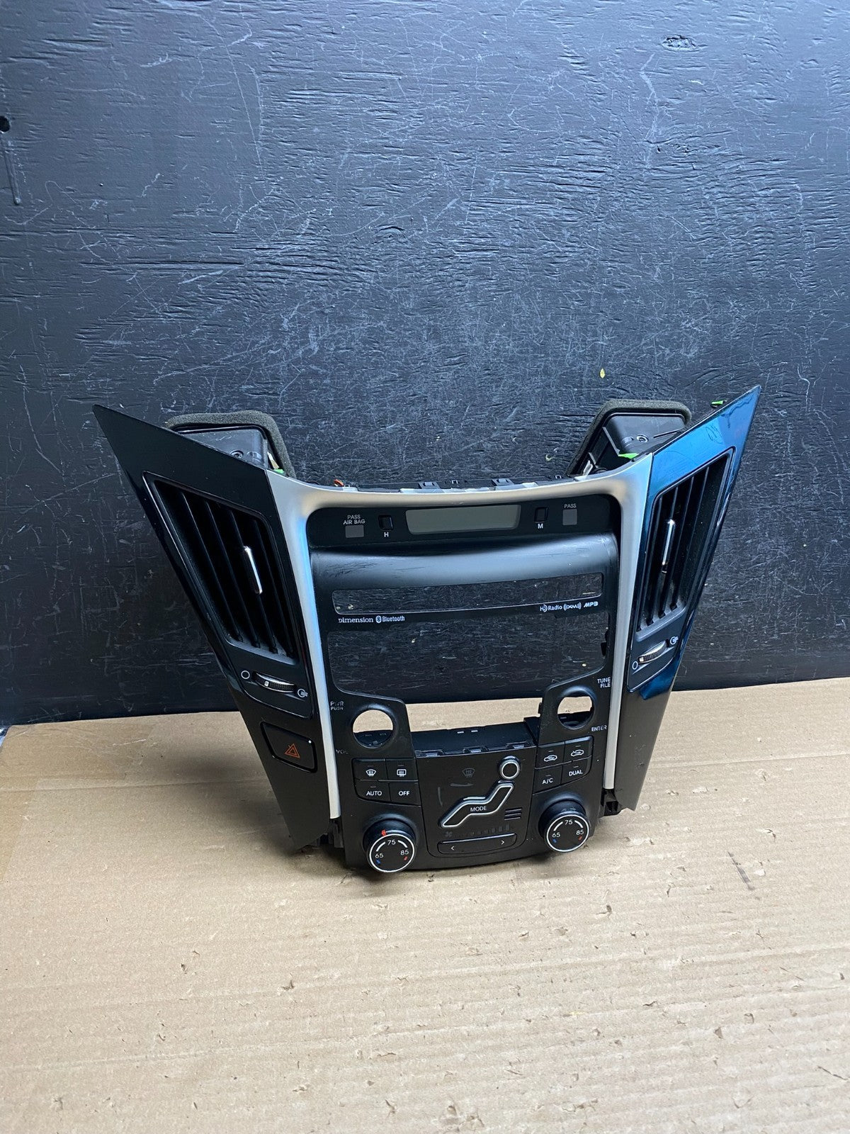 2011 - 2014 Hyundai Sonata Center Radio Climate Control Air Vent Bezel AG6387 DG0