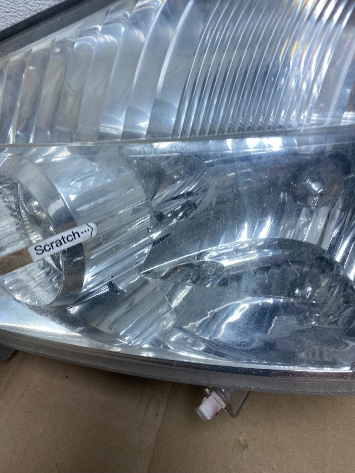 2004 to 2007 Nissan Armada Left Driver Lh Side Headlight Halogen M4620 DW4