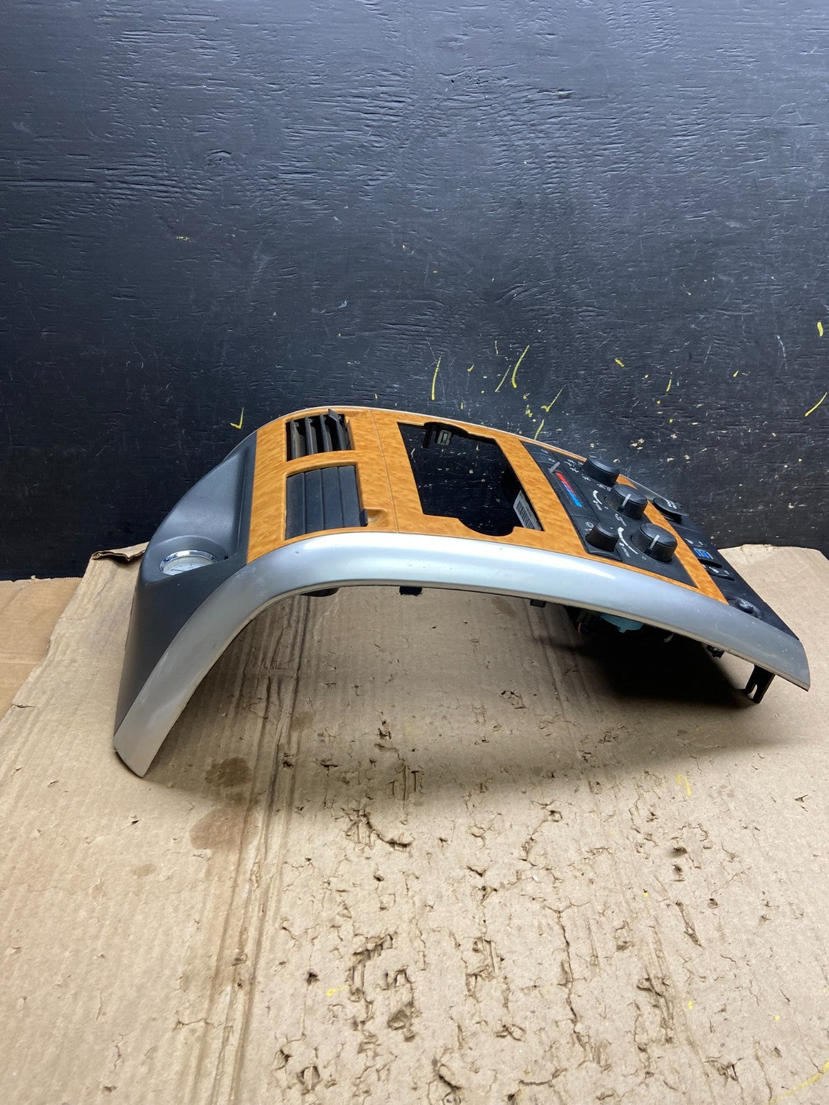 2005-2009 Dodge Durango Heat AC Climate Temperature Control Radio Bezel X6354 DG4