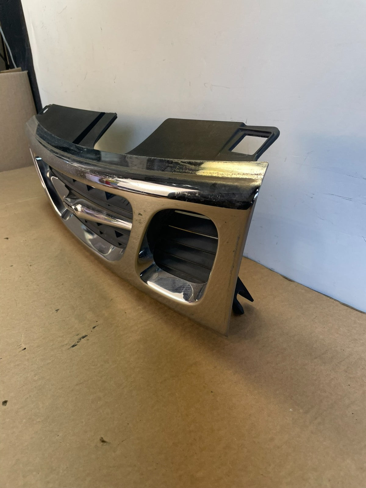 1999 to 2001 Saab 9-3 Front Upper Grille Grill AH0384 DG1